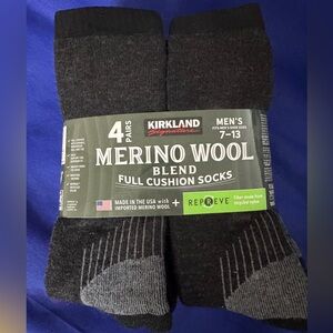 Kirkland Signature Men's 4 pairs Merino Wool Blend Socks - Men’s 7-13 - NWT